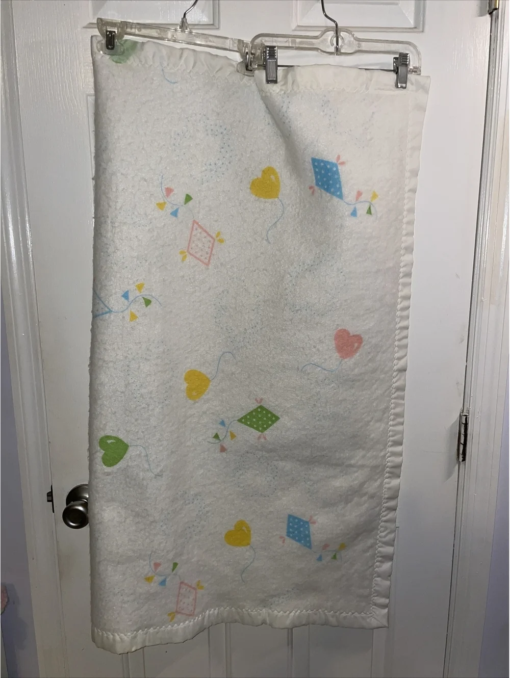 Vintage Baby Blanket Ballon Hearts Kites 45” X 39”